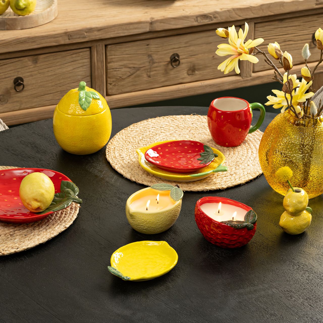 Decoratief keramisch aardbeienbord, rood (B/H/D) 22x3x26cm